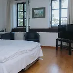 Гостевой дом Zweilinden Bonn Меккенхайм