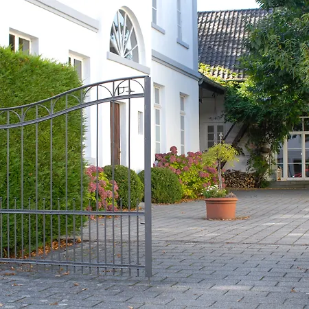 ゲストハウス Zweilinden Bonn メッケンハイム