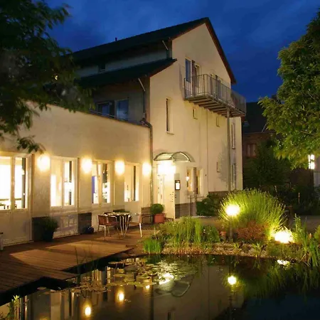 Konukevi Zweilinden Bonn 3*