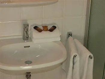 Konukevi Zweilinden Bonn 3*
